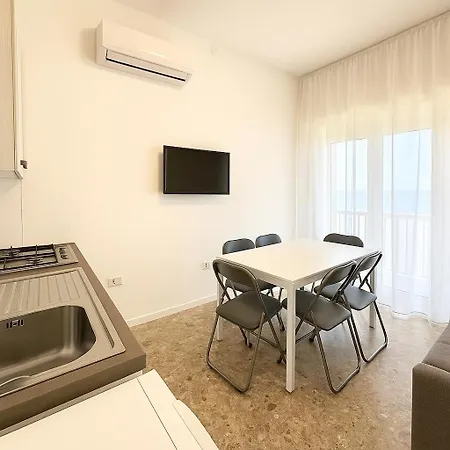 Apartamento Fronte Mare-carraro Immobiliare - Family Lido di Jesolo